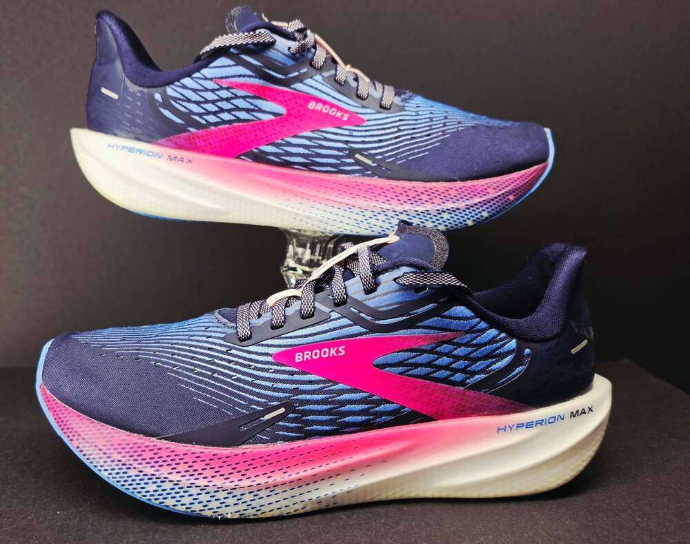 Brooks Women 10.5 Comfy footwear